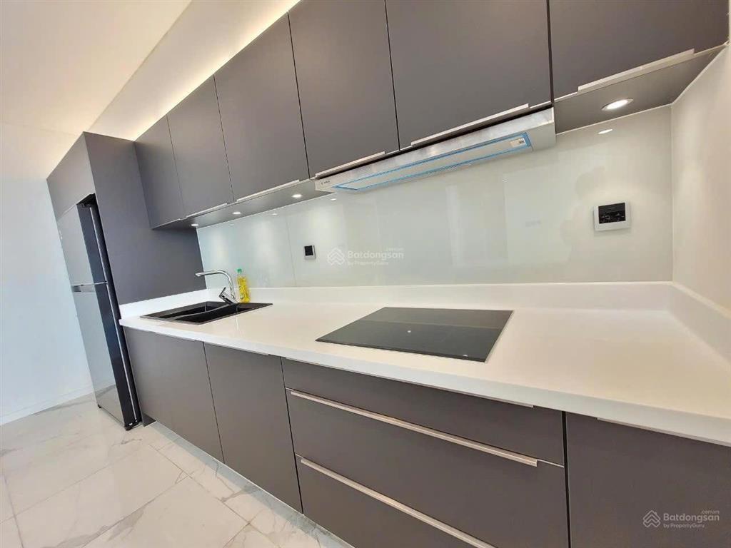 Bán căn hộ 3pn sarina tầng cao giá chỉ 24.8 tỷ.  em tài 0902 477 ***