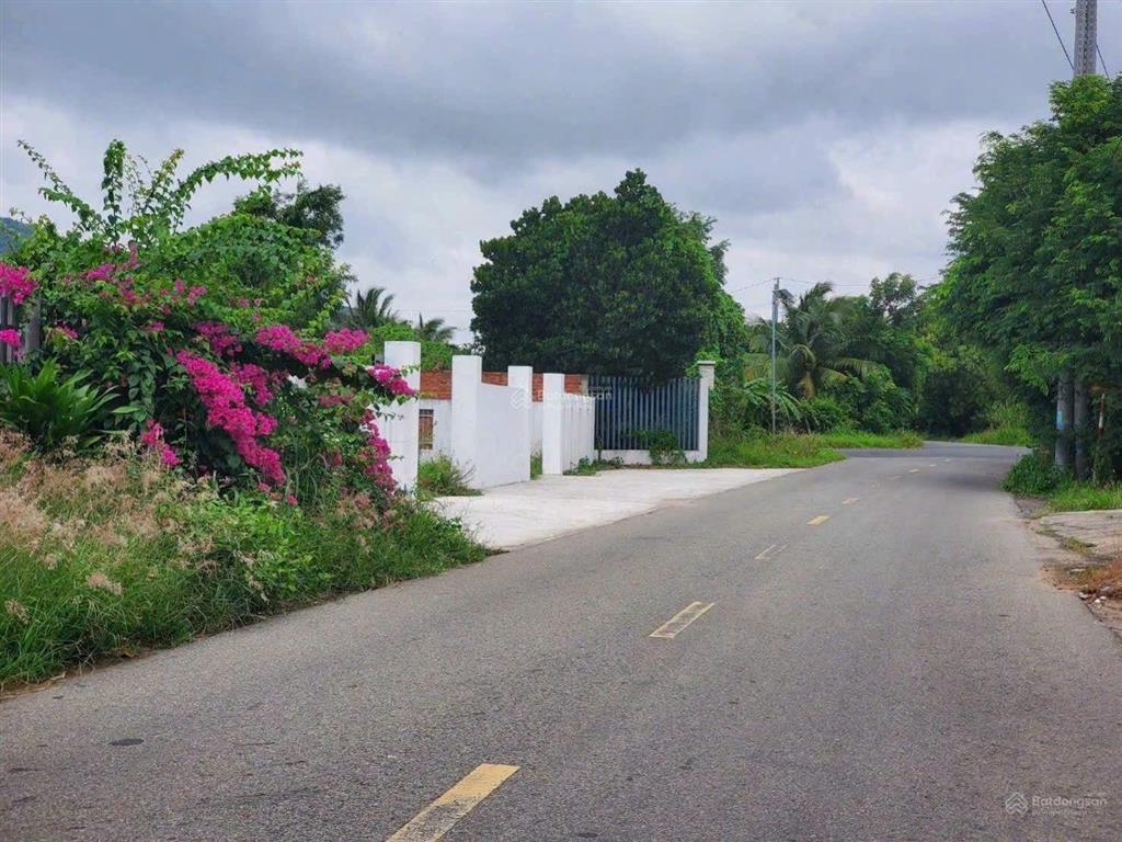 Đất nghỉ dưỡng cách biển phước hải 5km  gần núi minh đạm  khí hậu cực đáng sống!!
