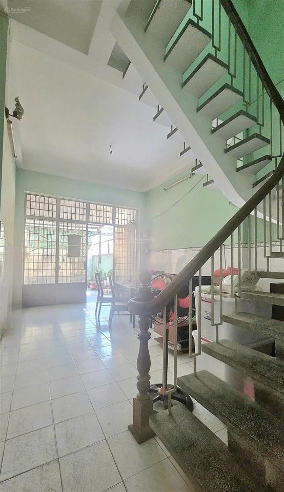 Bán nhà mặt tiền gò cẩm đệm tân bình