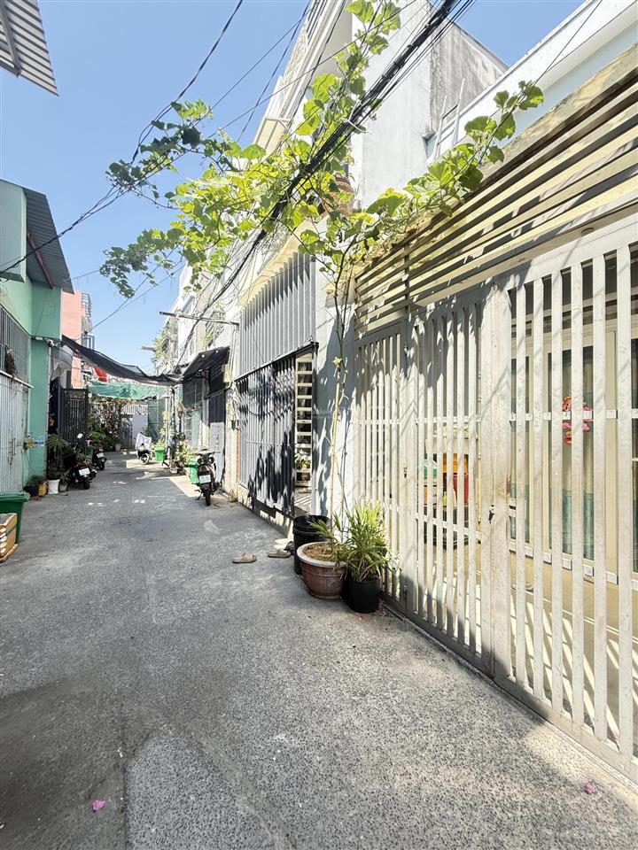 Lãi cao, chủ mệt bán nhanh nhà hiệp bình, thủ đức, 4x11m, thuê 6 triệu, hẻm xe hơi, 4.05 tỷ