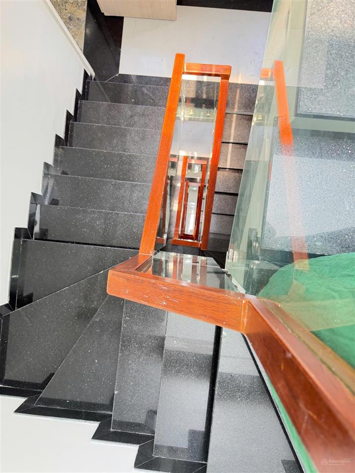 Bán nhà 1 lửng 3 lầu 5pn 6wc 80m2 giá 9,5 tỷ