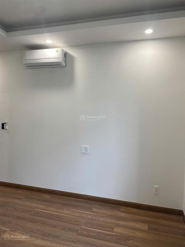 2pn 2wc căn góc 70m2 q7riverside đào trí  nội thất cơ bản  10 triệu/tháng