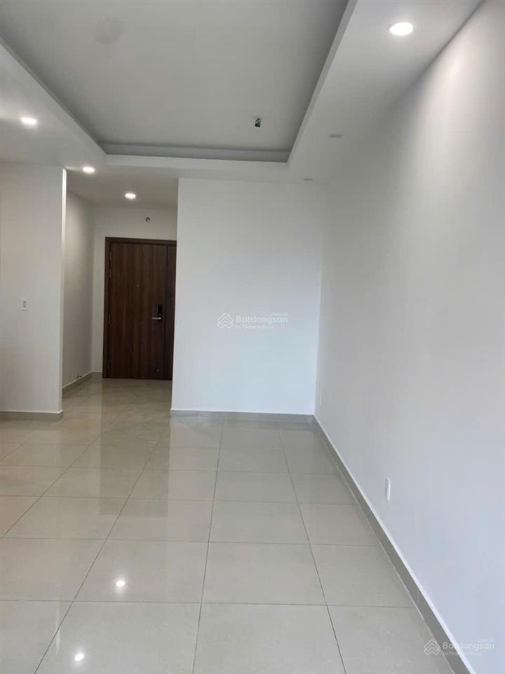 2pn 2wc căn góc 70m2 q7riverside đào trí  nội thất cơ bản  10 triệu/tháng