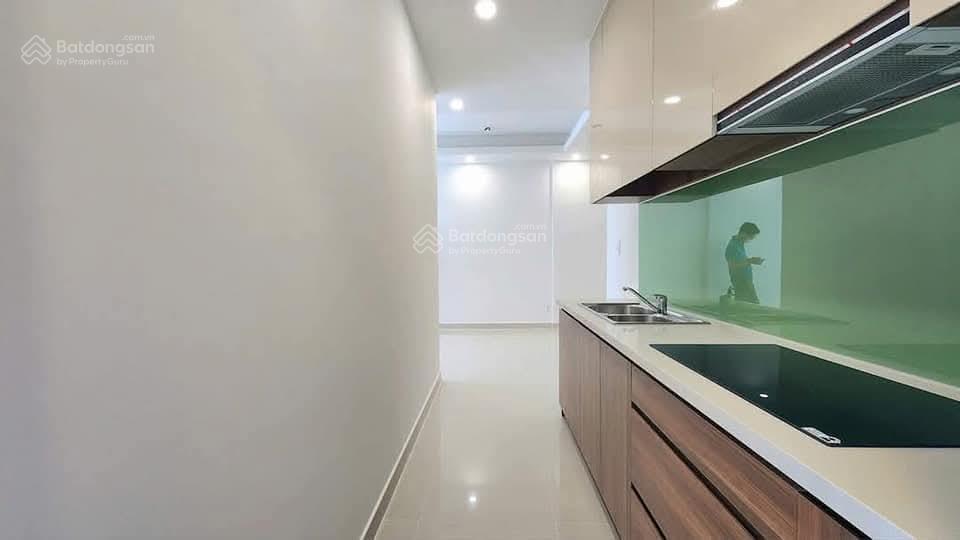 2pn 67m2 q7 riverside đào trí  nhà trống có bếp  9.5 triệu/tháng