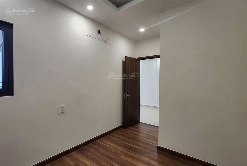 2pn 67m2 q7 riverside đào trí  nhà trống có bếp  9.5 triệu/tháng