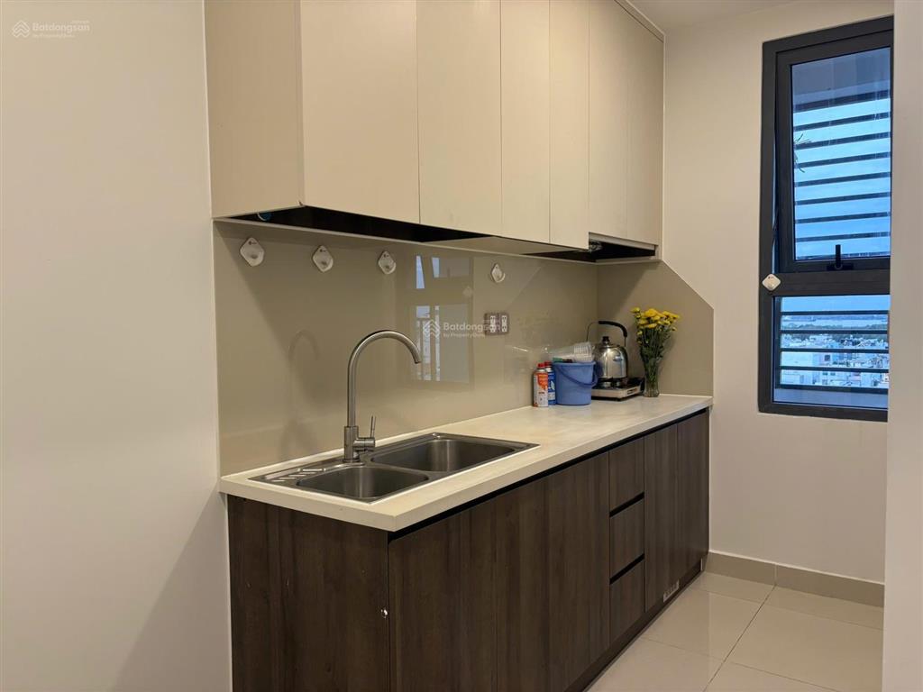 2pn 1wc 57m2 q7 boulevard nguyễn lương bằng  nội thất cơ bản  view sông hướng đông  3,650 tỷ