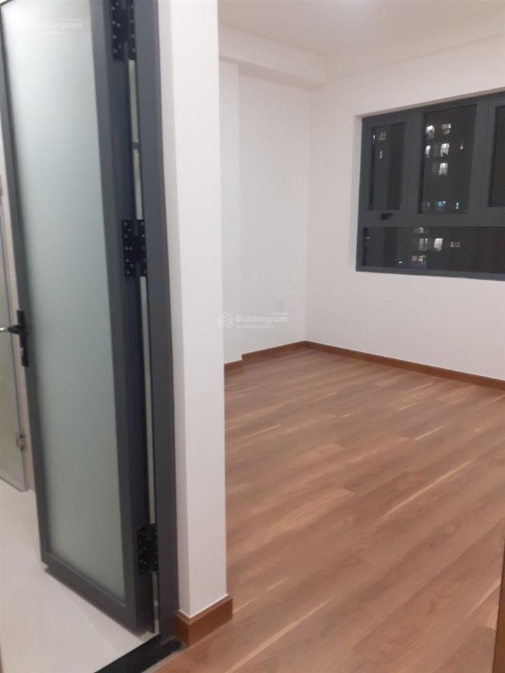 2pn 2wc 70m2 q7riverside đào trí | căn góc | nhà trống có bếp | 10,5 tr/tháng