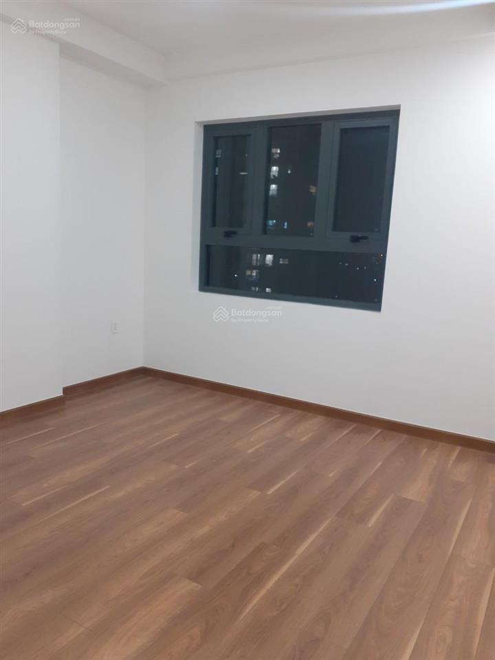 2pn 2wc 70m2 q7riverside đào trí | căn góc | nhà trống có bếp | 10,5 tr/tháng