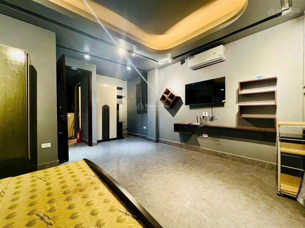Nguyễn văn huyên, cv nghĩa đô, 2 mặt ngõ, gara ô tô, 1 nhà ra phố, 52m2, 6 tầng thang máy, 22.5 tỷ