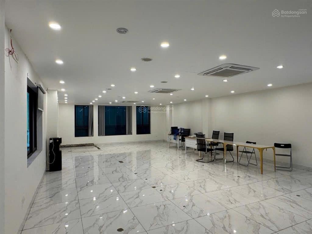 Ngoại giao đoàn, toà building 8 tầng & hầm, 3 oto tránh vỉa hè to cây xanh, 100m2, cho thuê 120 tr