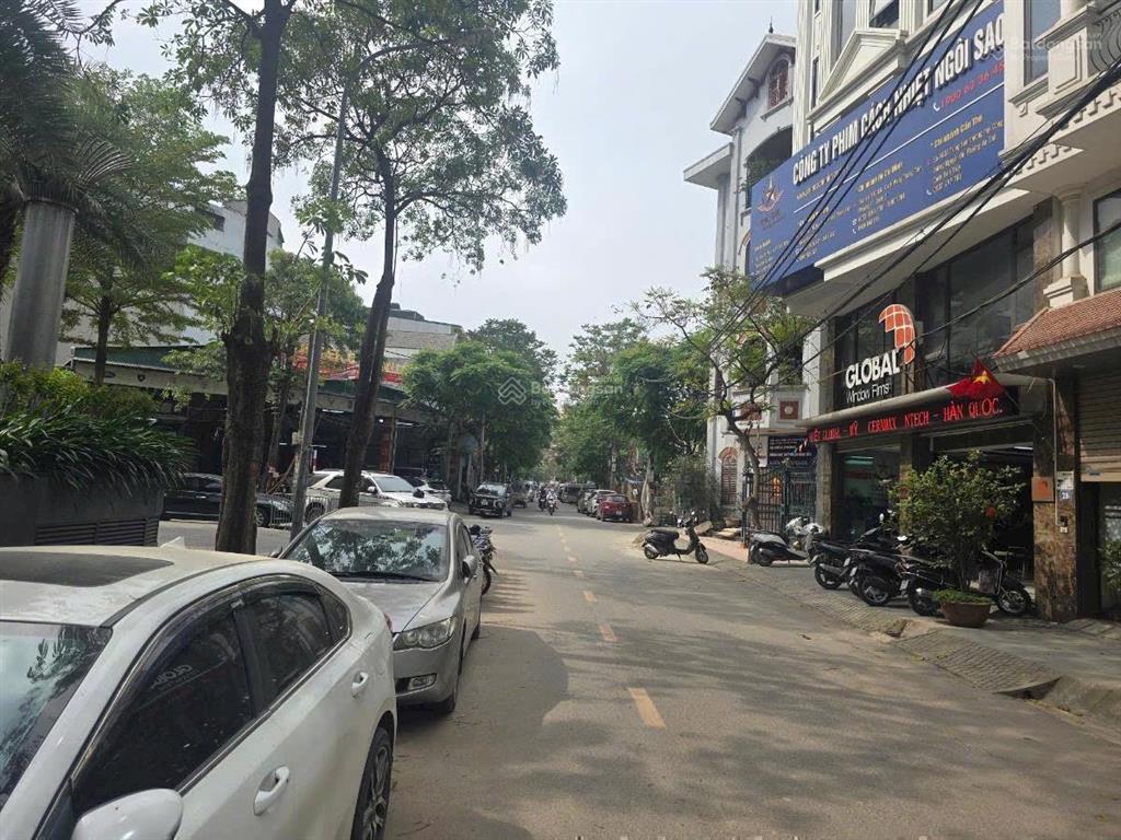 Ngoại giao đoàn, toà building 8 tầng & hầm, 3 oto tránh vỉa hè to cây xanh, 100m2, cho thuê 120 tr