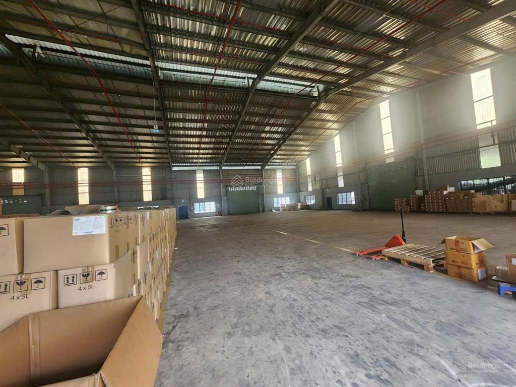 Cho thuê xưởng tân uyên dt 2700m2, giá 160 triệu/tháng, pccc tự động, giấy tờ đầy đủ