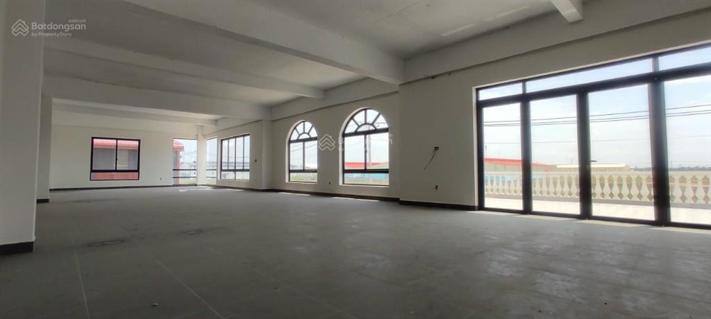 Cho thuê xưởng tân uyên dt 2.500m2, giá 167 triệu/tháng, pccc tự động, giấy tờ đầy đủ