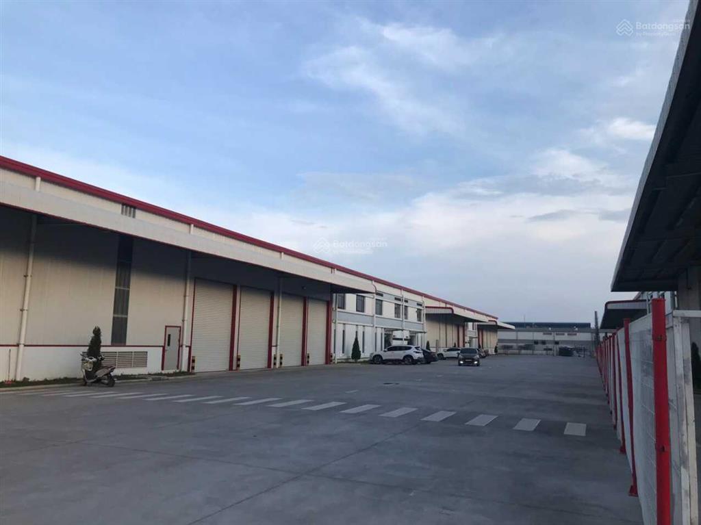 Cho thuê xưởng tân uyên dt 2.500m2, giá 167 triệu/tháng, pccc tự động, giấy tờ đầy đủ
