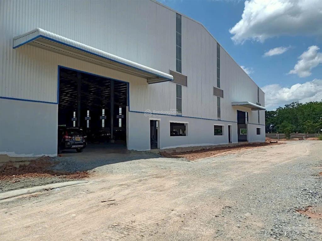 Cho thuê 3100 m2 xưởng mới tân uyên, cụm sản xuất, pccc tự động, đường xe cont, giấy tờ đầy đủ