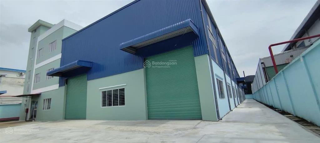 Cho thuê 2800m2 xưởng mới 100%, tại tân uyên, giá 220 triệu/tháng, pccc tự động, đường cont