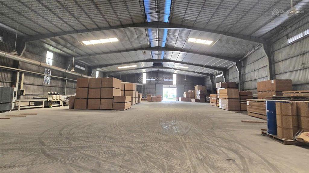 Cho thuê 2400m2 xưởng vĩnh tân, tân uyên, giá 160 triệu, pccc, đường cont
