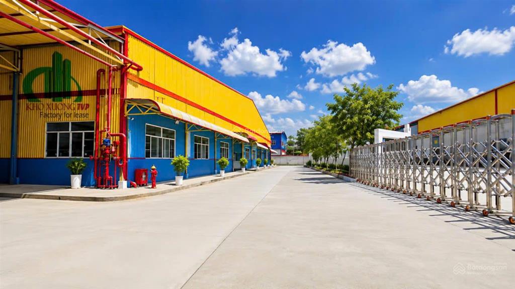 Cho thuê 1650m2 xưởng cụm tân uyên, giá 124 triệu. pccc tự động, giấy tờ đầy đủ, xuất vat