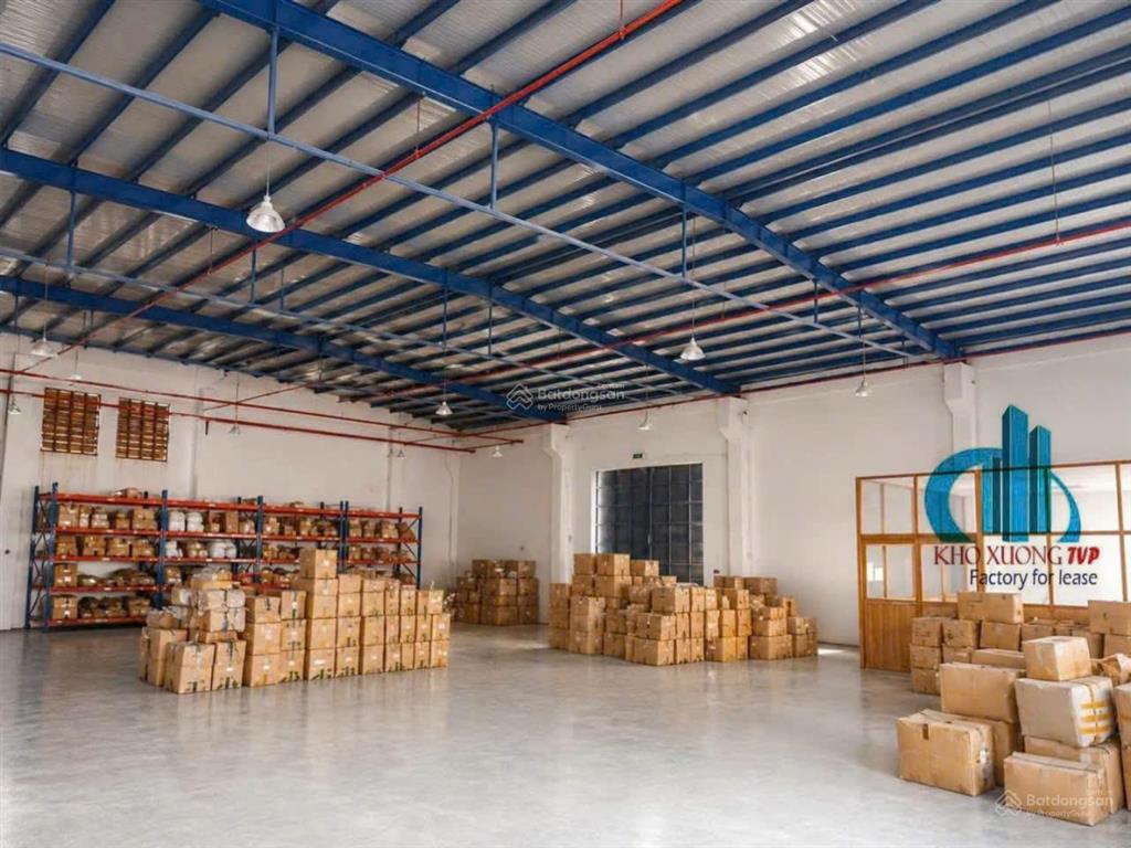 Cho thuê 1650m2 xưởng cụm tân uyên, giá 124 triệu. pccc tự động, giấy tờ đầy đủ, xuất vat