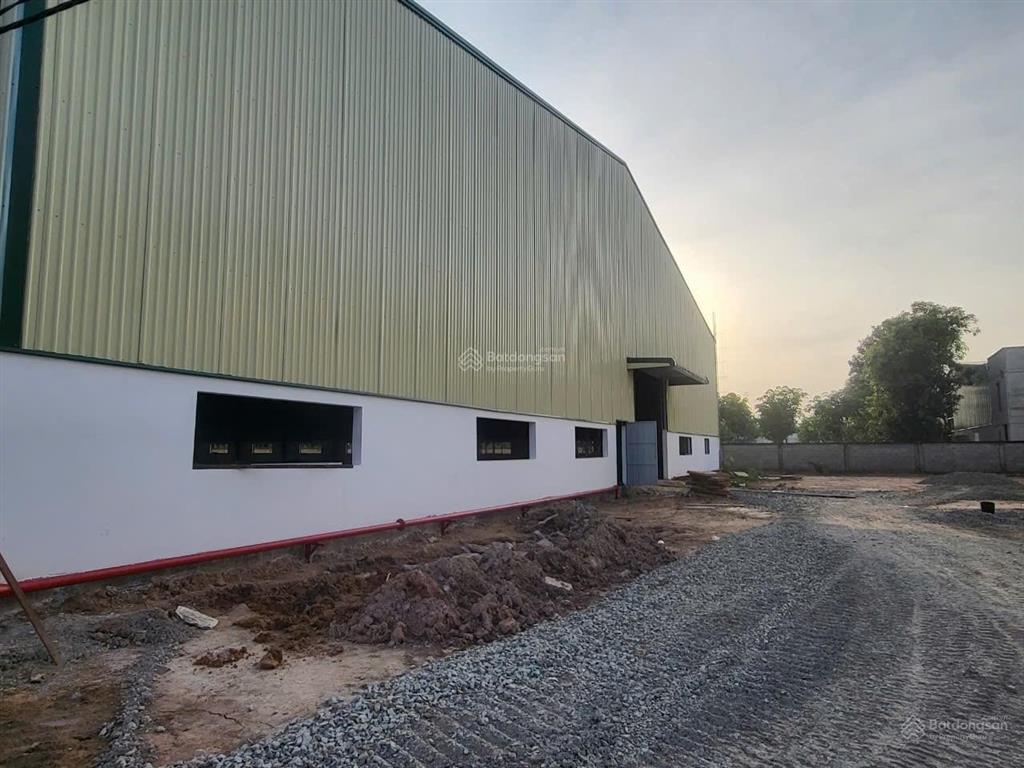 Cho thuê lẻ hoặc thuê hết 18.000m2 xưởng mới 100% giá 67.959k/m2 tân uyên bd, giấy tờ đầy đủ