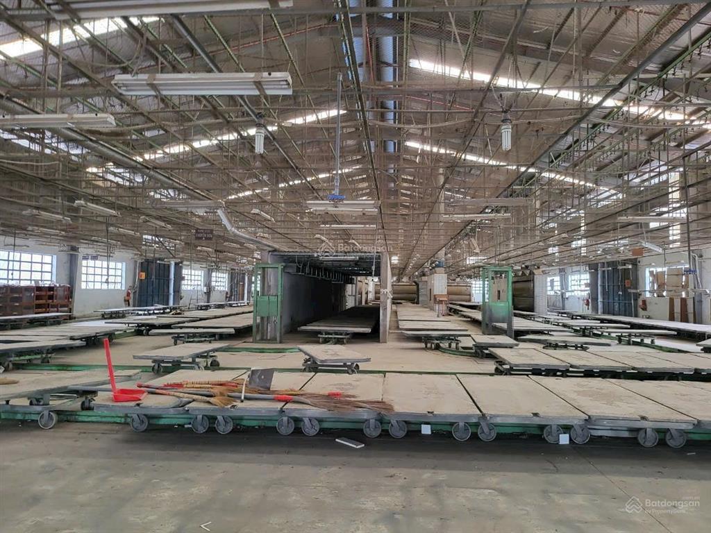 Cho thuê 9000m2 xưởng tân uyên, tiếp gỗ sơn, pccc tự động, đường cont, giấy tờ đầy đủ
