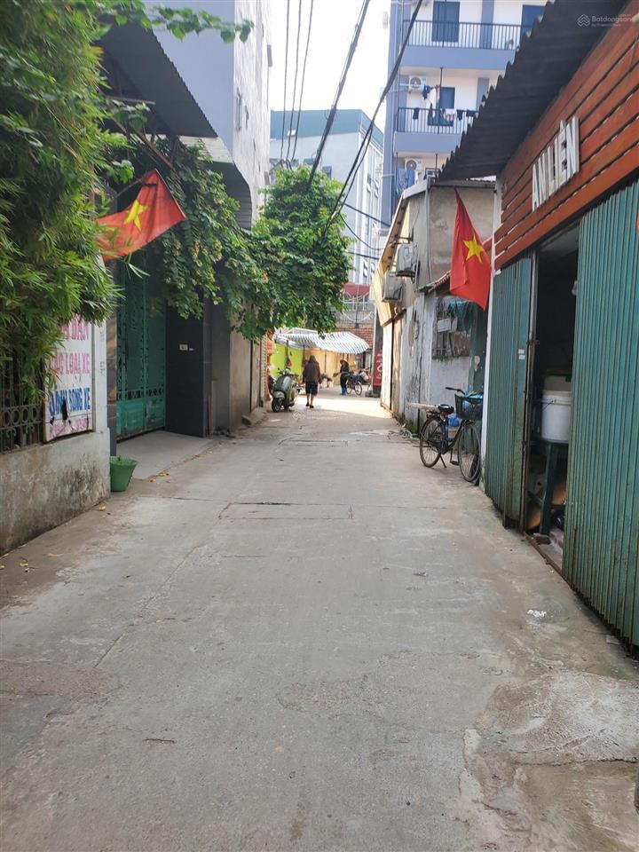 18.4 tỷ. chia lô  xây ccmn. mảnh đất 160m2, mặt tiền 12m. đường 2,8m. nguyên xá  minh khai