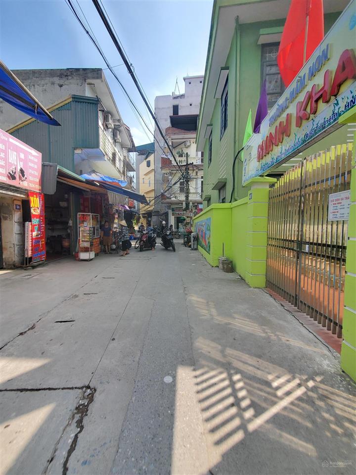 18.4 tỷ. chia lô  xây ccmn. mảnh đất 160m2, mặt tiền 12m. đường 2,8m. nguyên xá  minh khai