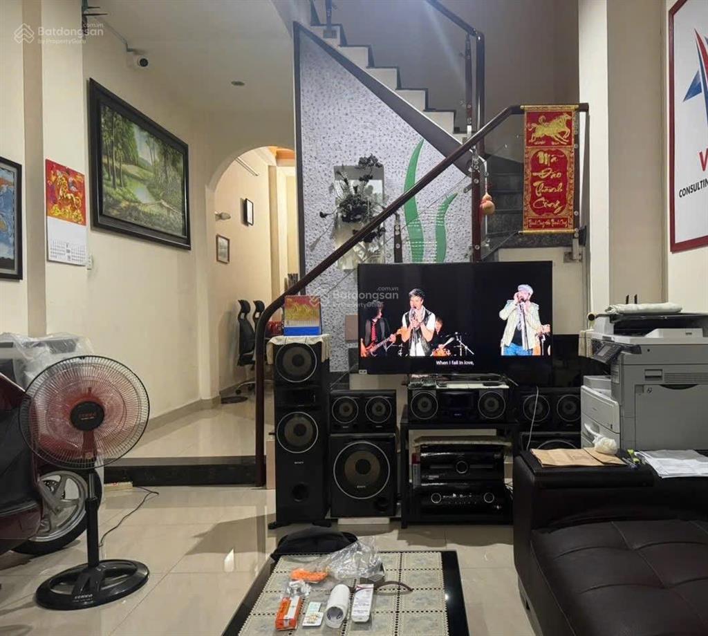 Nhà đẹp 3 tầng 5pn 4wc, gần pars mall, giá thuê tốt