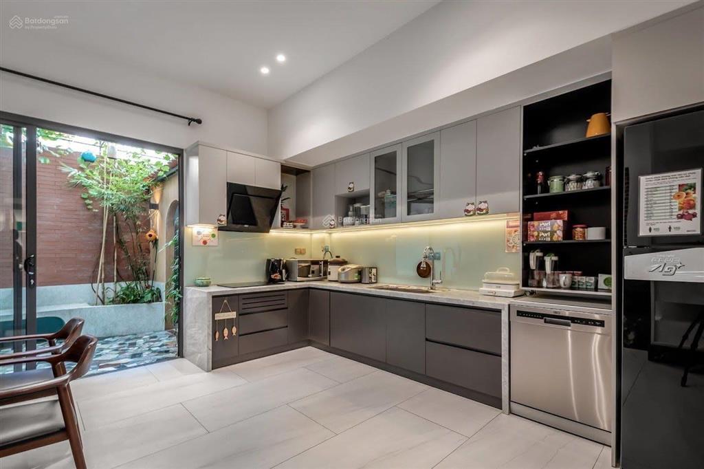 **bán nhà hẻm nghĩa phát ** phường 6, tân bình (4,5*13m) 5 tầng dòng tiền trục cmt8