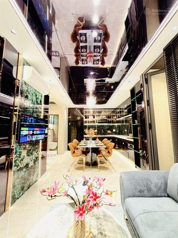 **bán nhà hẻm cách mạng tháng 8 ** phường 5 quận tân bình (5*13,5m)  2 tầng