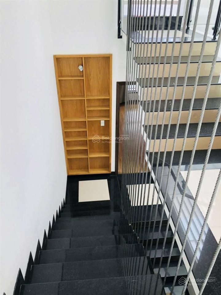 **bán nhà hẻm cách mạng tháng 8 ** phường 5 quận tân bình (5*13,5m)  2 tầng