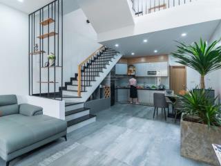 **bán nhà hxh cộng hòa ** phường 13 tân bình (5,5*13m) chỉ 9 tỷ?