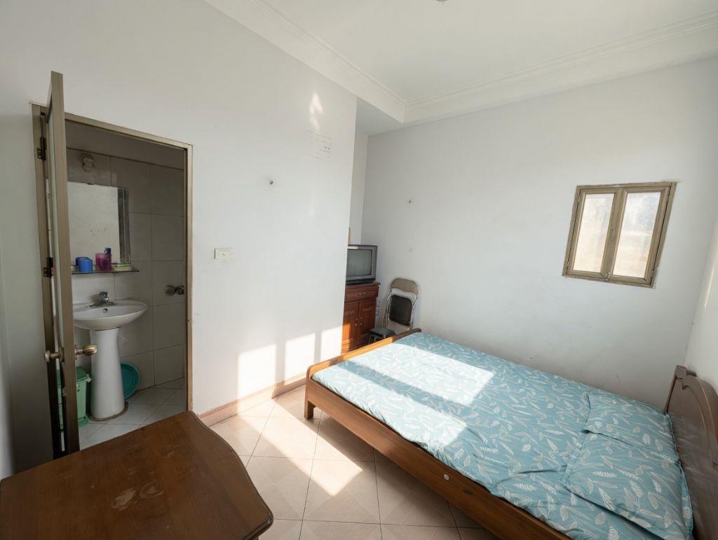 Bán căn nhà 5 tầng chính chủ ở phố Tạ Quang Bửu