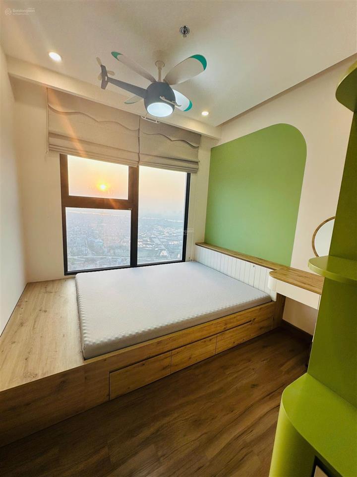 Bán căn hộ 3 pn  2 vs, 73.5m giá thấp hơn căn 2 pn 67m giành cho gia đình ở thực.