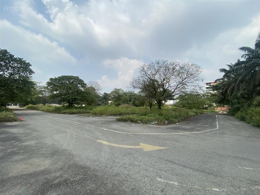 Cho thuê đất nền bê tông, đường cont, có kho, văn phòng. mở bãi máy móc... bến đậu, trường lái xe