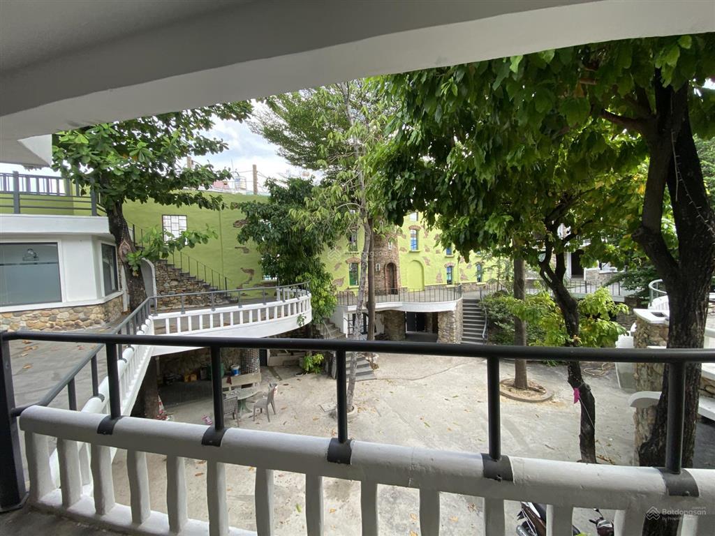 Cho thuê mặt bằng nhà hàng. cafe. 1700m2 sàn gần đh công nghiệp 4.