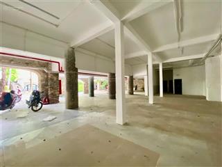 Cho thuê mặt bằng nhà hàng. cafe. 1700m2 sàn gần đh công nghiệp 4.