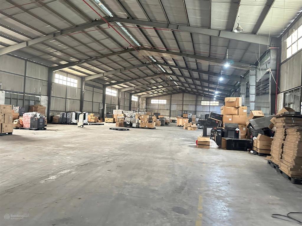 Kho mặt tiền 5000m2. mở vp đại diện, trưng bày sản phẩm. lưu kho đa dạng