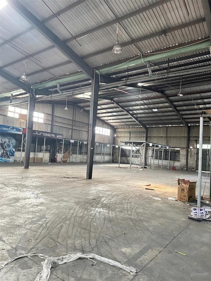 Kho mặt tiền 5000m2. mở vp đại diện, trưng bày sản phẩm. lưu kho đa dạng