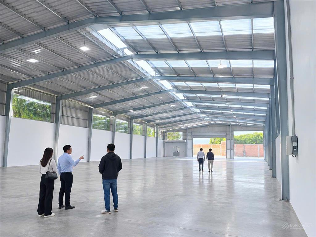 1000m2 kho cộng hoà, mới. đường cont đêm. pccc vách