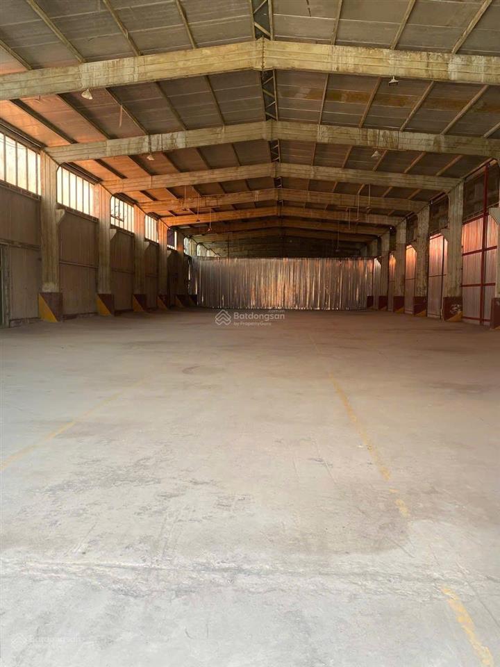 1300m2 kho xa lộ hà nội. hiếm còn. giáp quận 2. lưu kho các mặt hàng.