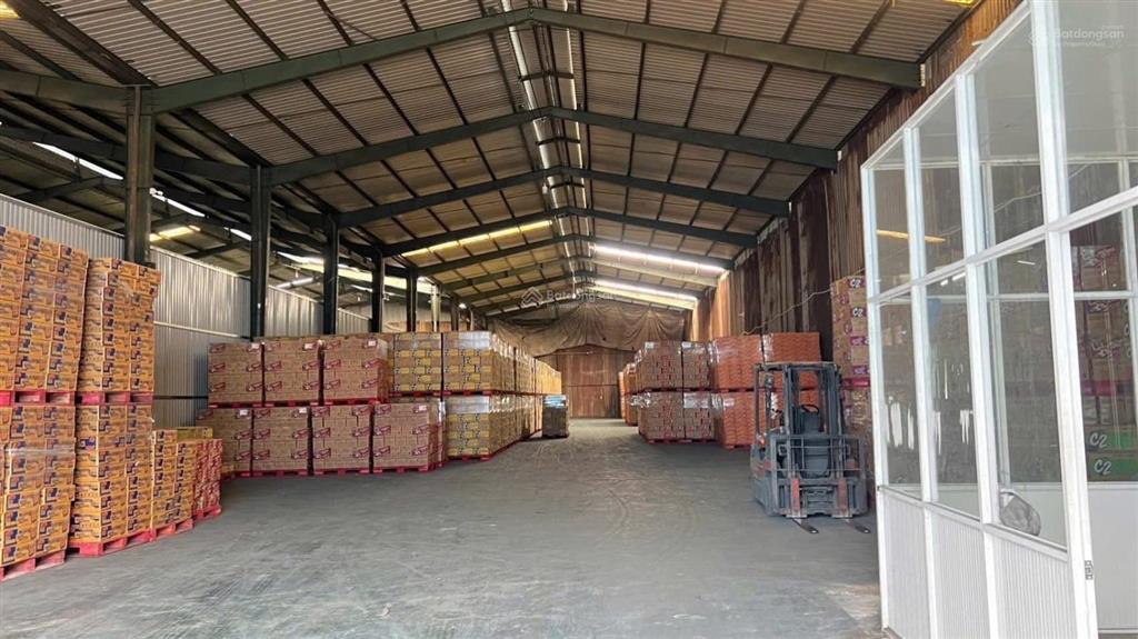 1300m2 kho xa lộ hà nội. hiếm còn. giáp quận 2. lưu kho các mặt hàng.