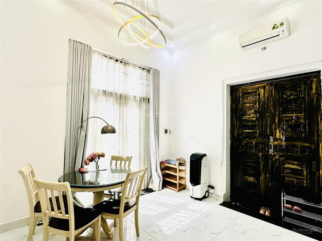 Chính chủ bán nhà mới hoàn kiếm 5 phút ra hồ gươm  nhà mới 4.5 tầng 2.5 mặt thoáng, cao, sáng sủa