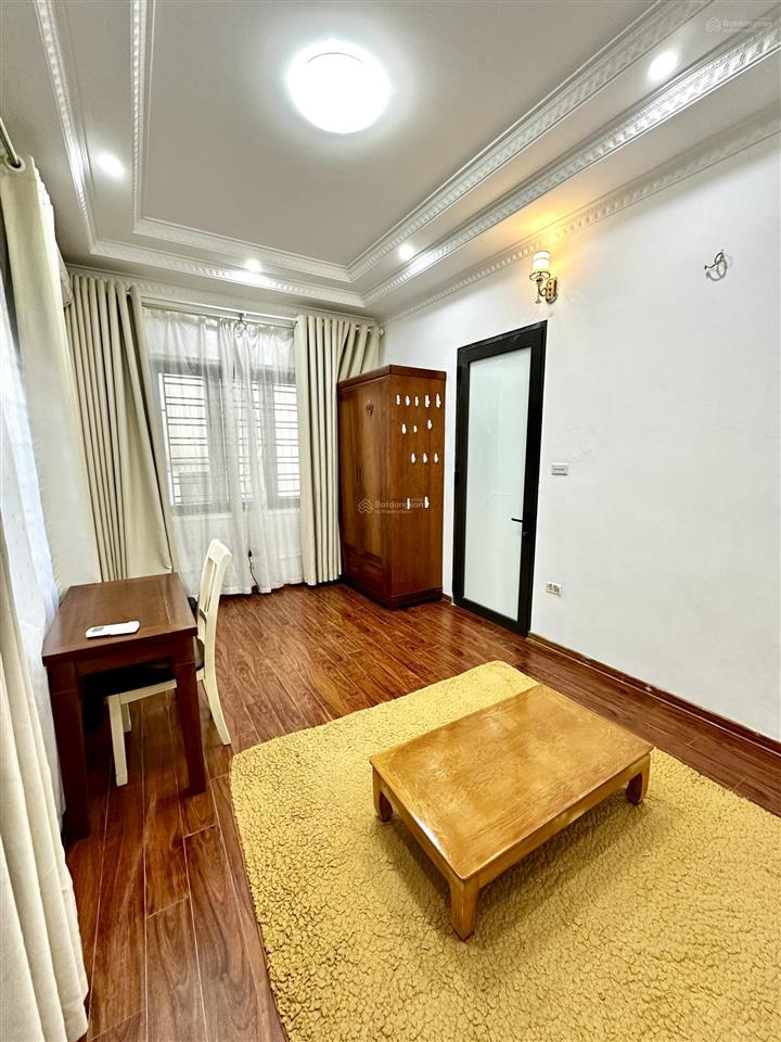 Chính chủ bán nhà mới hoàn kiếm 5 phút ra hồ gươm  nhà mới 4.5 tầng 2.5 mặt thoáng, cao, sáng sủa