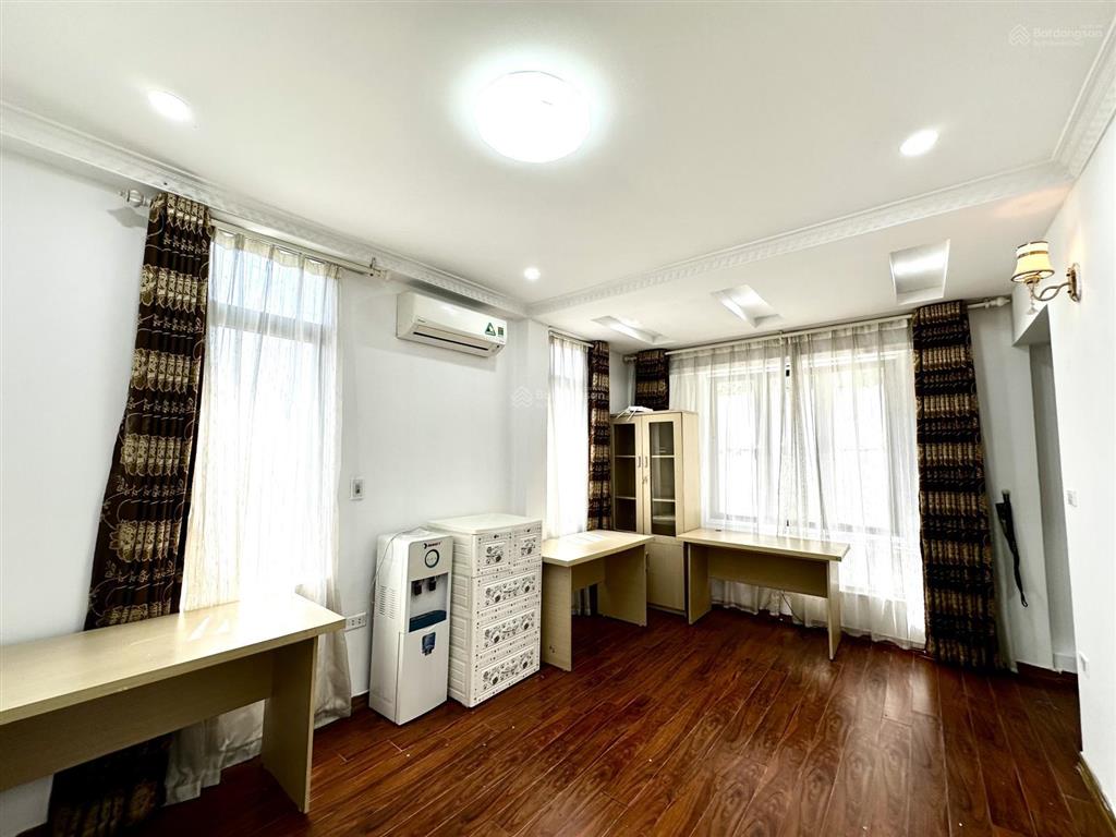 Chính chủ bán nhà mới hoàn kiếm 5 phút ra hồ gươm  nhà mới 4.5 tầng 2.5 mặt thoáng, cao, sáng sủa