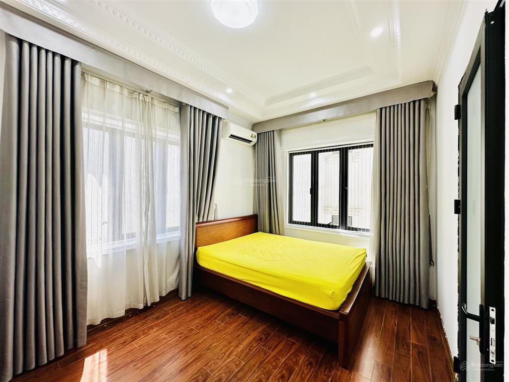 Chính chủ cho thuê nhà mới sáng sủa 4.5 tầng, 2.5 mặt thoáng trung tâm hoàn kiếm full đồ cao cấp
