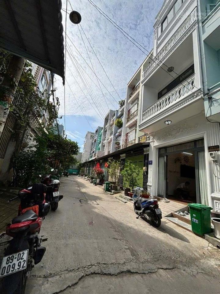 Bán nhà hxh đường chiến lược,gần chung cư saisonhome (4m x 13m x 4 tầng) 7 tỷ tl