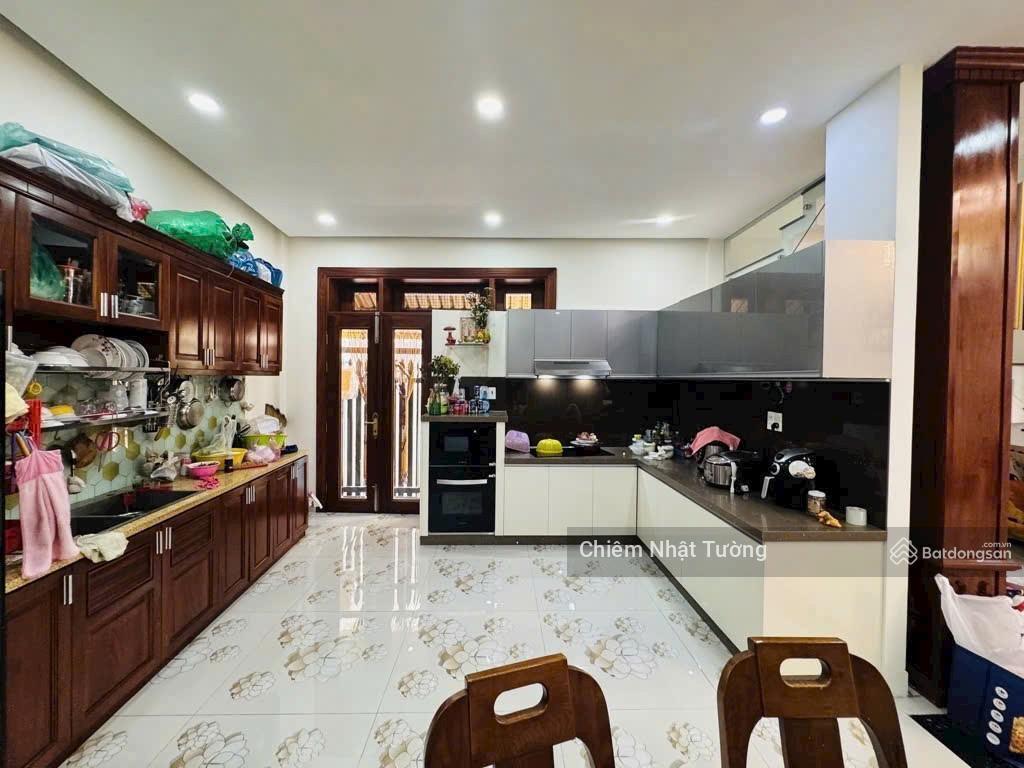 Nhà bán rộng lớn như biệt thự, 4 tầng mới đẹp,7,5m x 19m (144m2) tân hòa đông q6 giá hơn 10tỷ