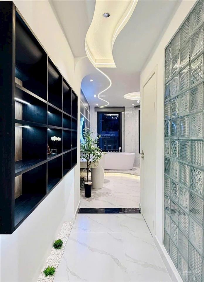 Căn góc 2 mặt tiền ô tô ngủ trong nhà 5 tầng, diện tích 5,5 x 11m, căn góc 2 mặt tiền