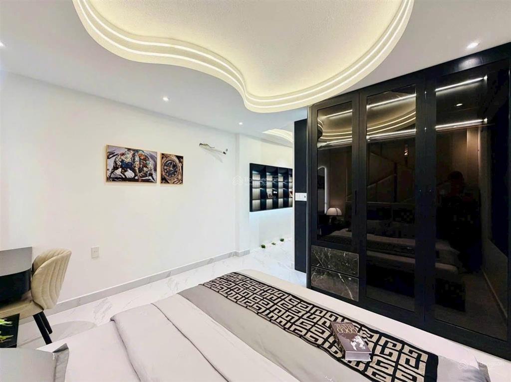 Căn góc 2 mặt tiền ô tô ngủ trong nhà 5 tầng, diện tích 5,5 x 11m, căn góc 2 mặt tiền